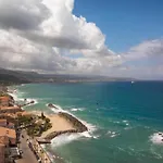 In Near Tyrrhenian Sea * פיצו