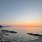 In Near Tyrrhenian Sea * פיצו