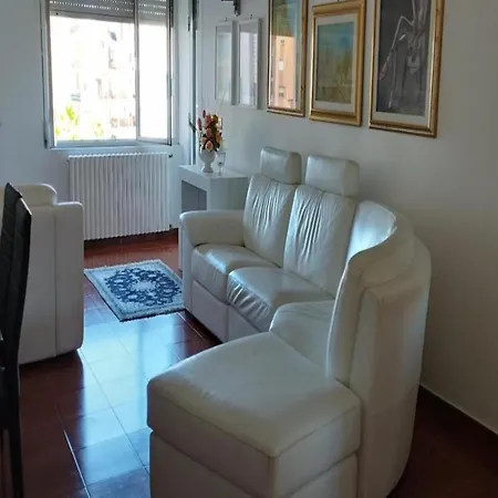 In Near Tyrrhenian Sea בית נופש פיצו