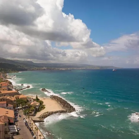 In Near Tyrrhenian Sea * Pizzo (Calabria)