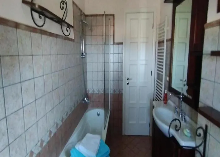 In Near Tyrrhenian Sea פיצו