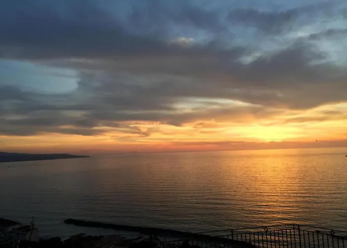 In Near Tyrrhenian Sea בית נופש